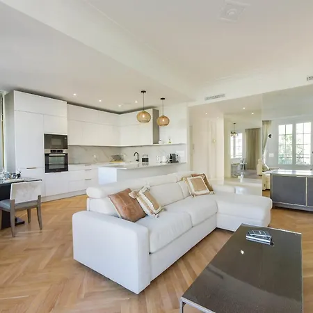 Rare Luxury 3-br Near The Croisette Cannes