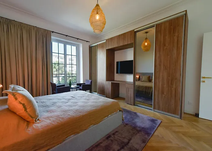 Rare Luxury 3-br Near The Croisette Cannes